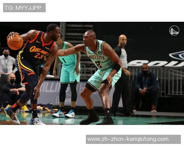 勇士与骑士G3激战正酣谁能在总决赛中占据先机争夺荣耀